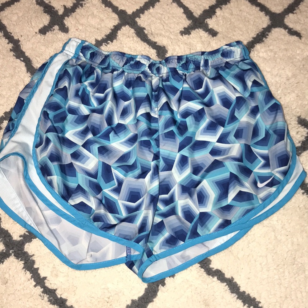 Nike shorts size Large